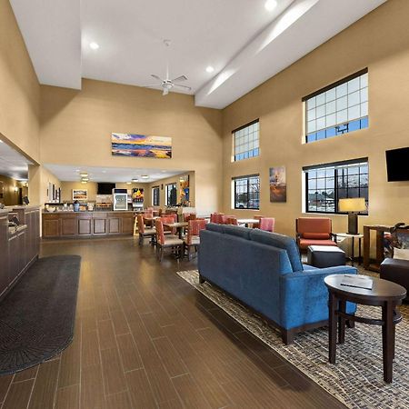 Comfort Inn Ludington Near Us-10 Екстериор снимка