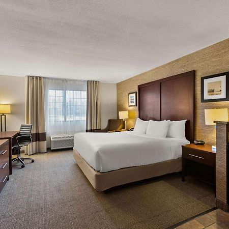 Comfort Inn Ludington Near Us-10 Екстериор снимка