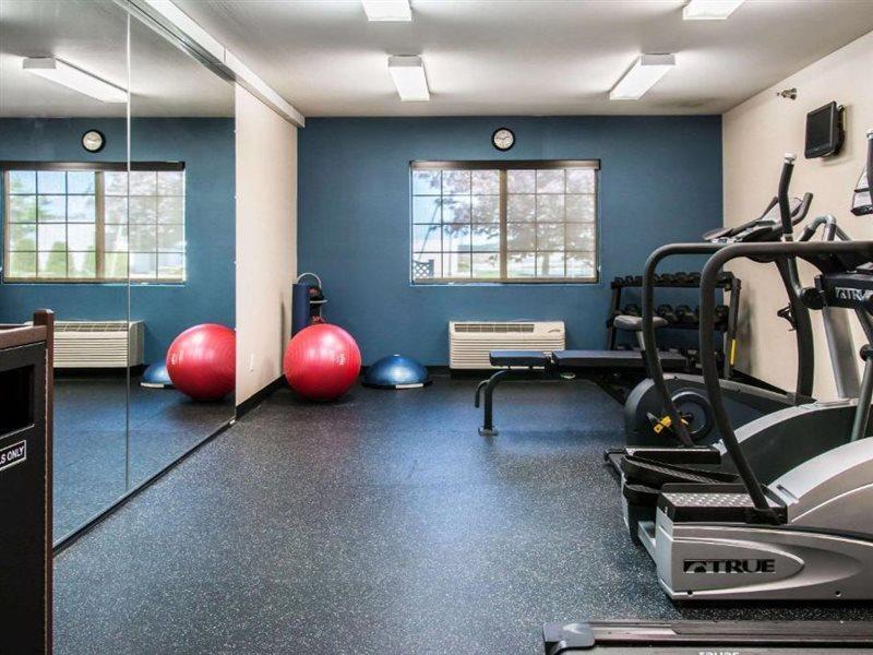 Comfort Inn Ludington Near Us-10 Екстериор снимка
