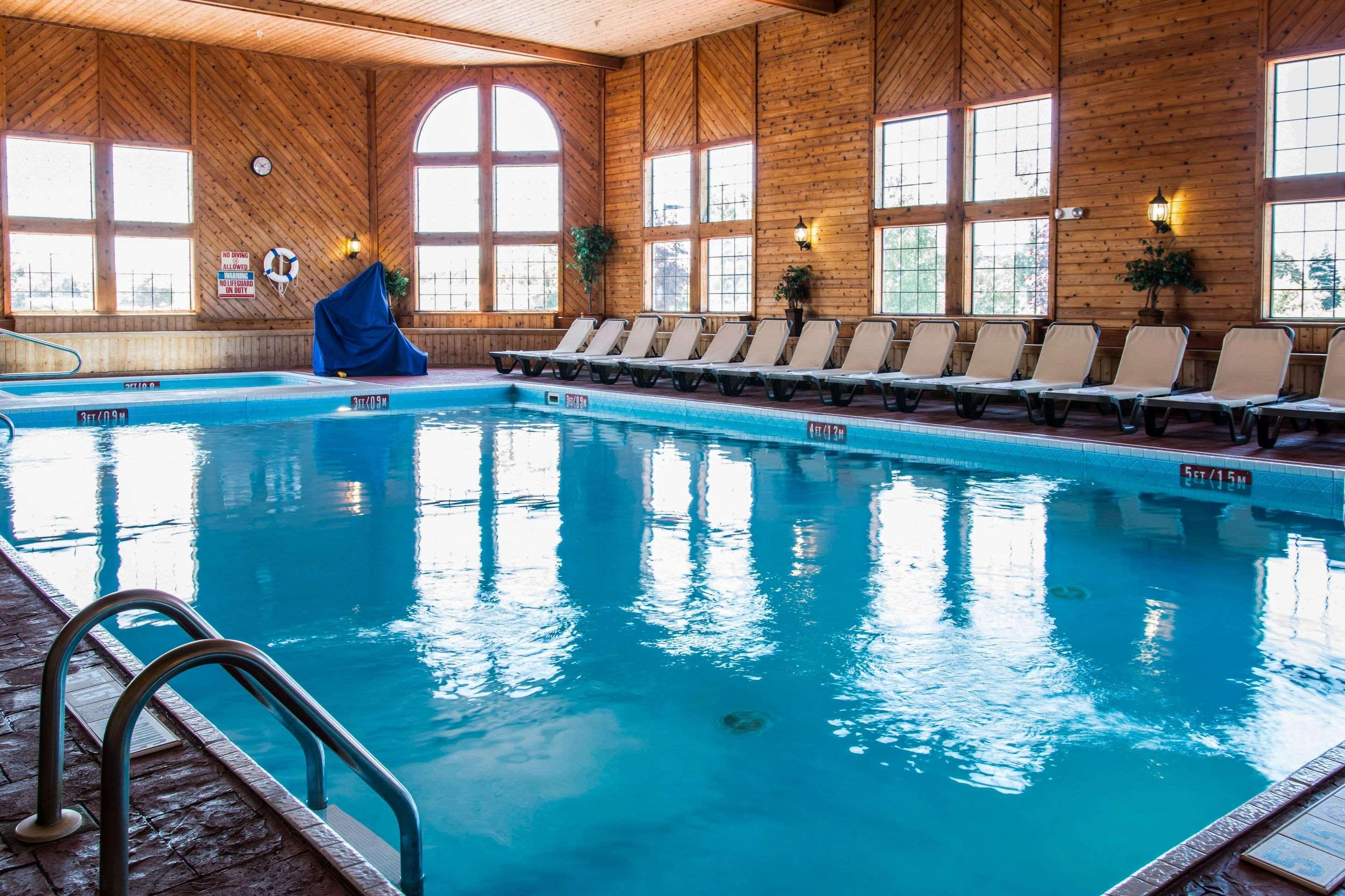 Comfort Inn Ludington Near Us-10 Екстериор снимка
