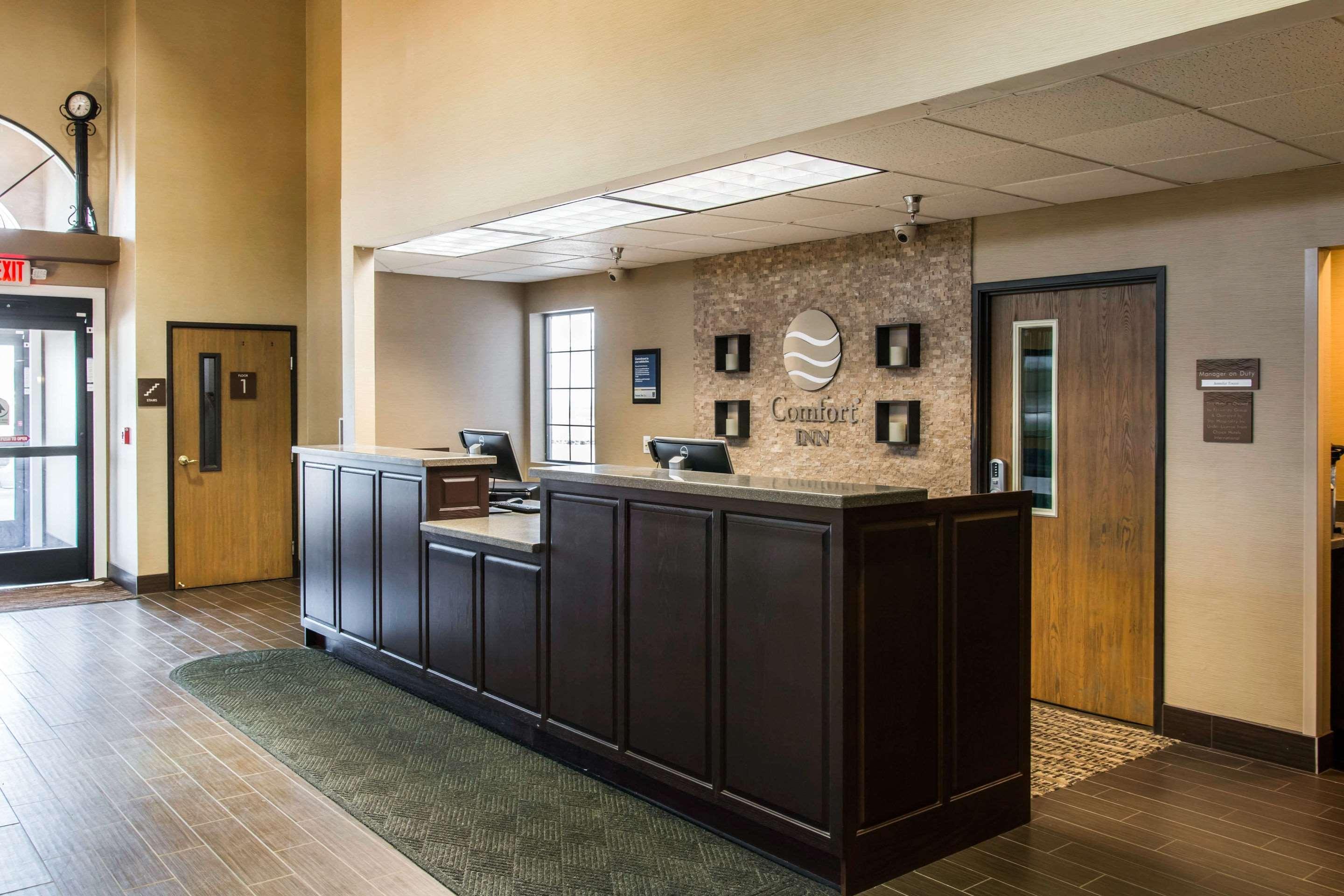 Comfort Inn Ludington Near Us-10 Екстериор снимка