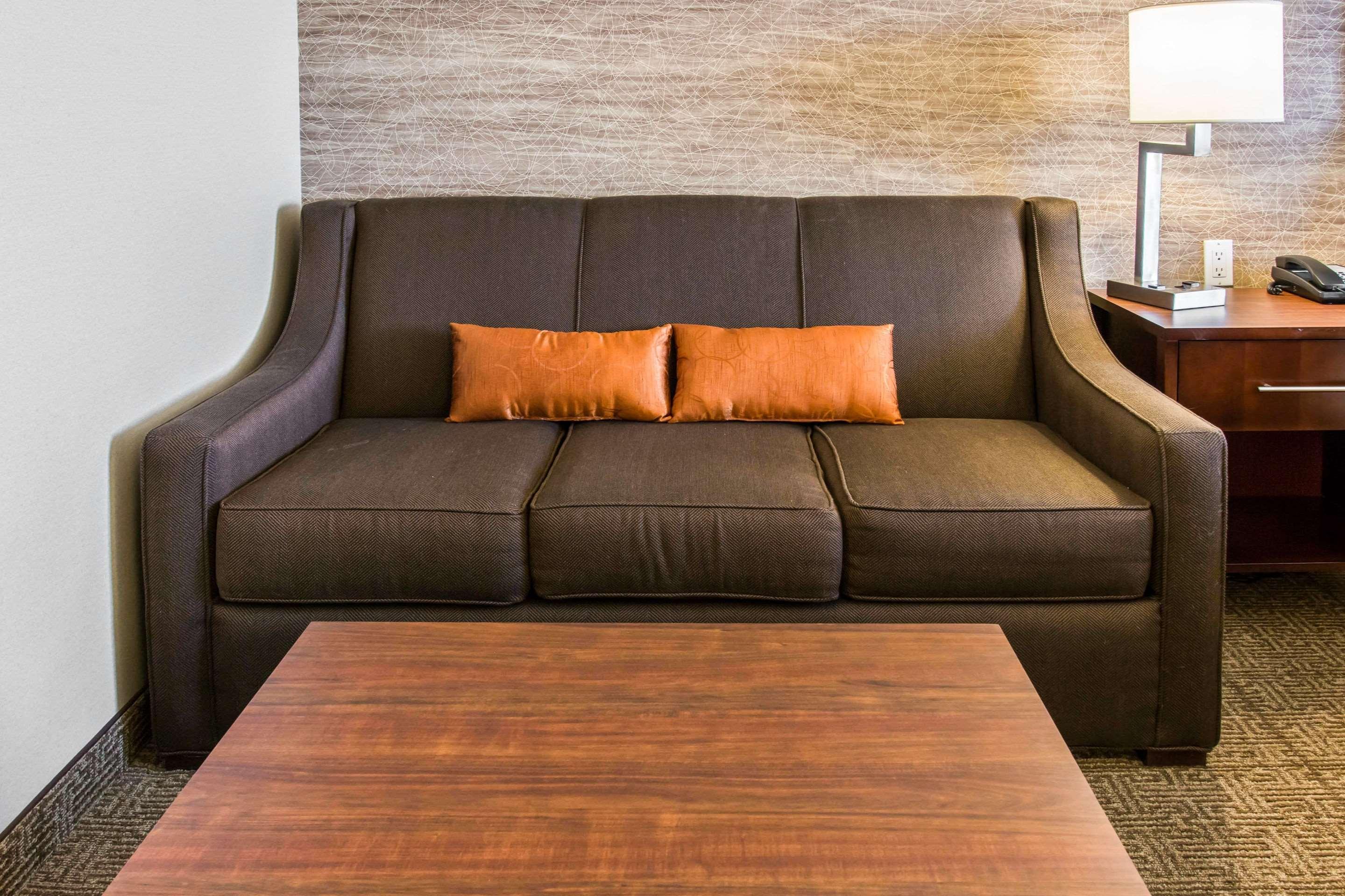 Comfort Inn Ludington Near Us-10 Екстериор снимка
