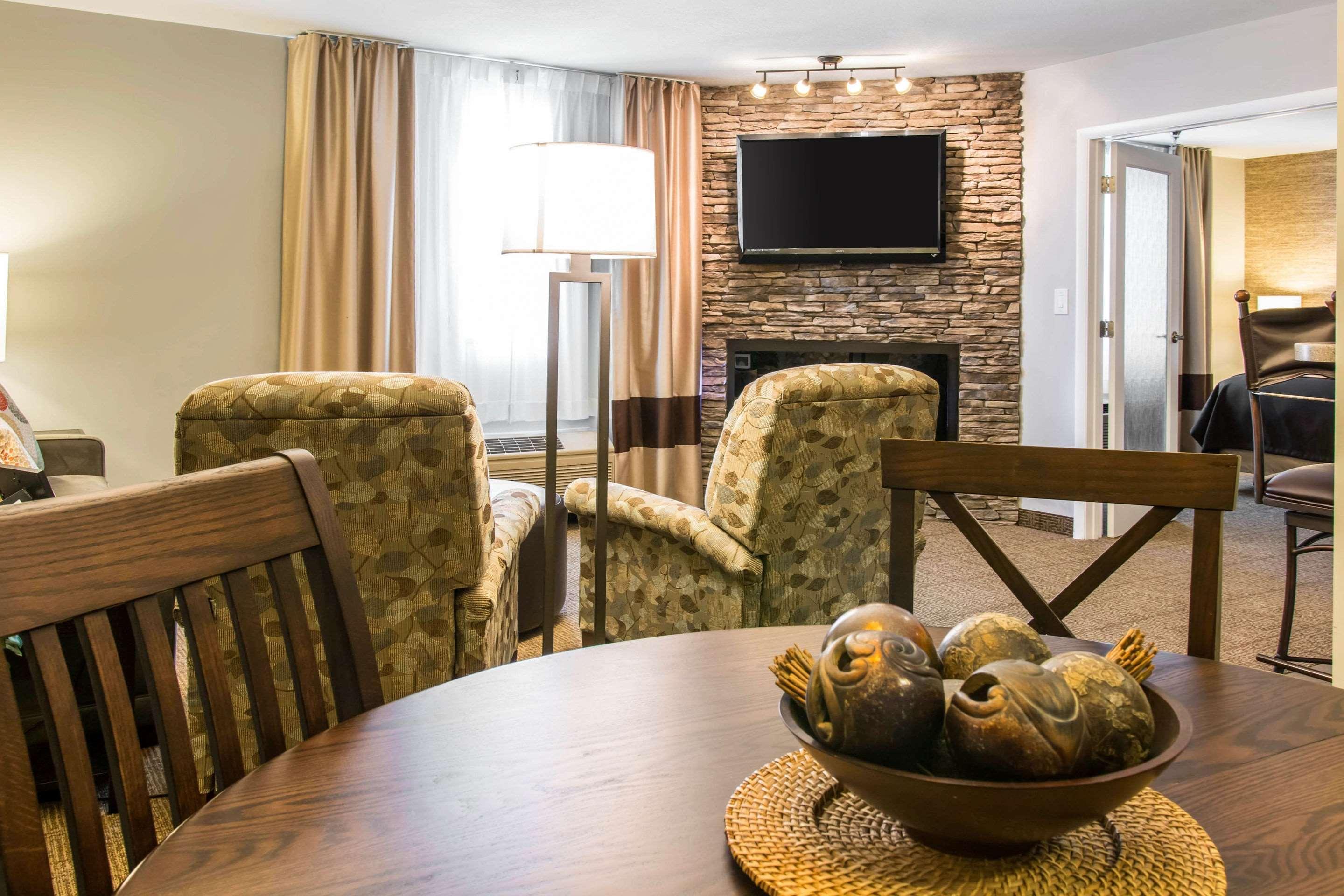 Comfort Inn Ludington Near Us-10 Екстериор снимка