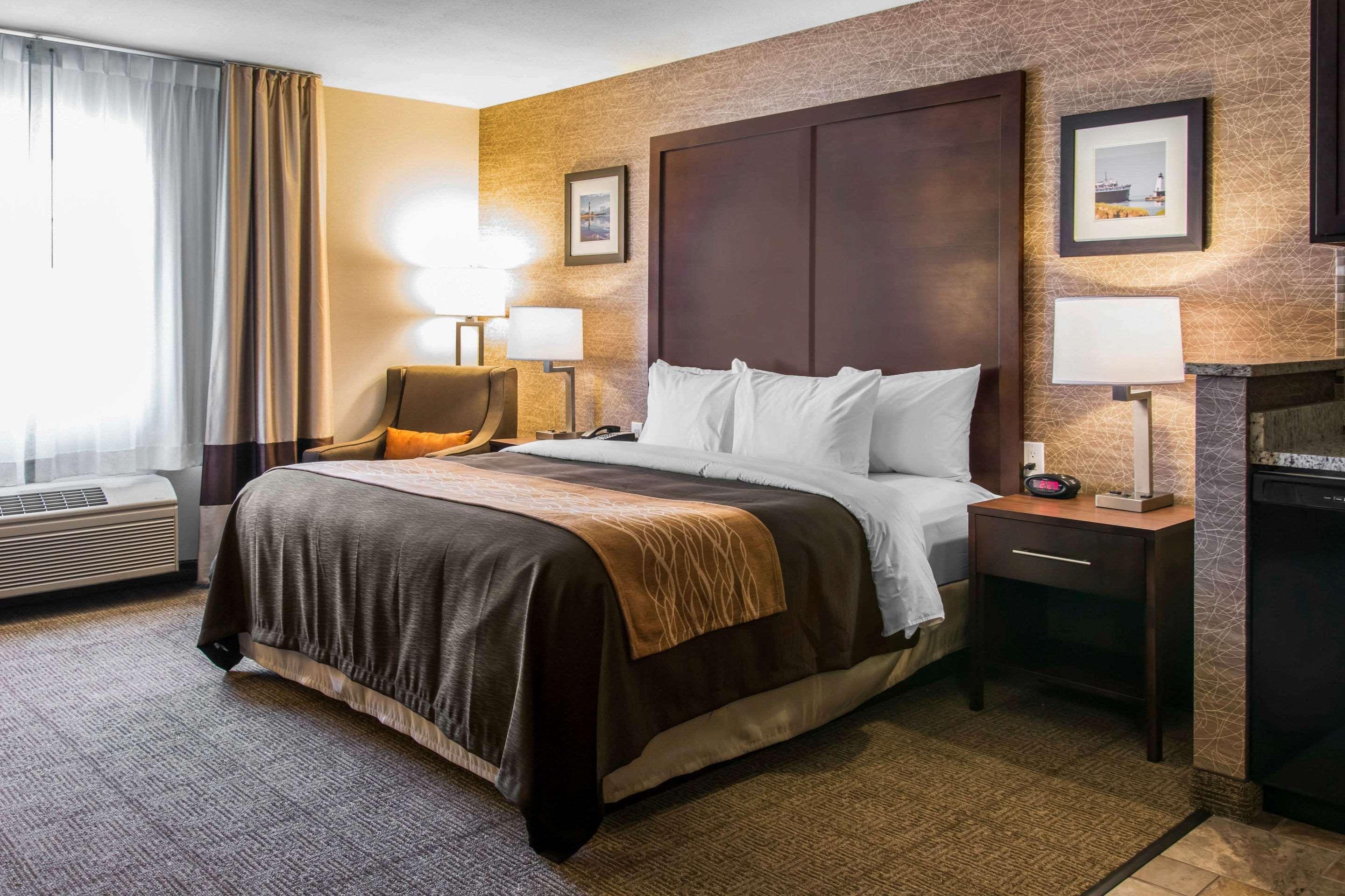 Comfort Inn Ludington Near Us-10 Екстериор снимка
