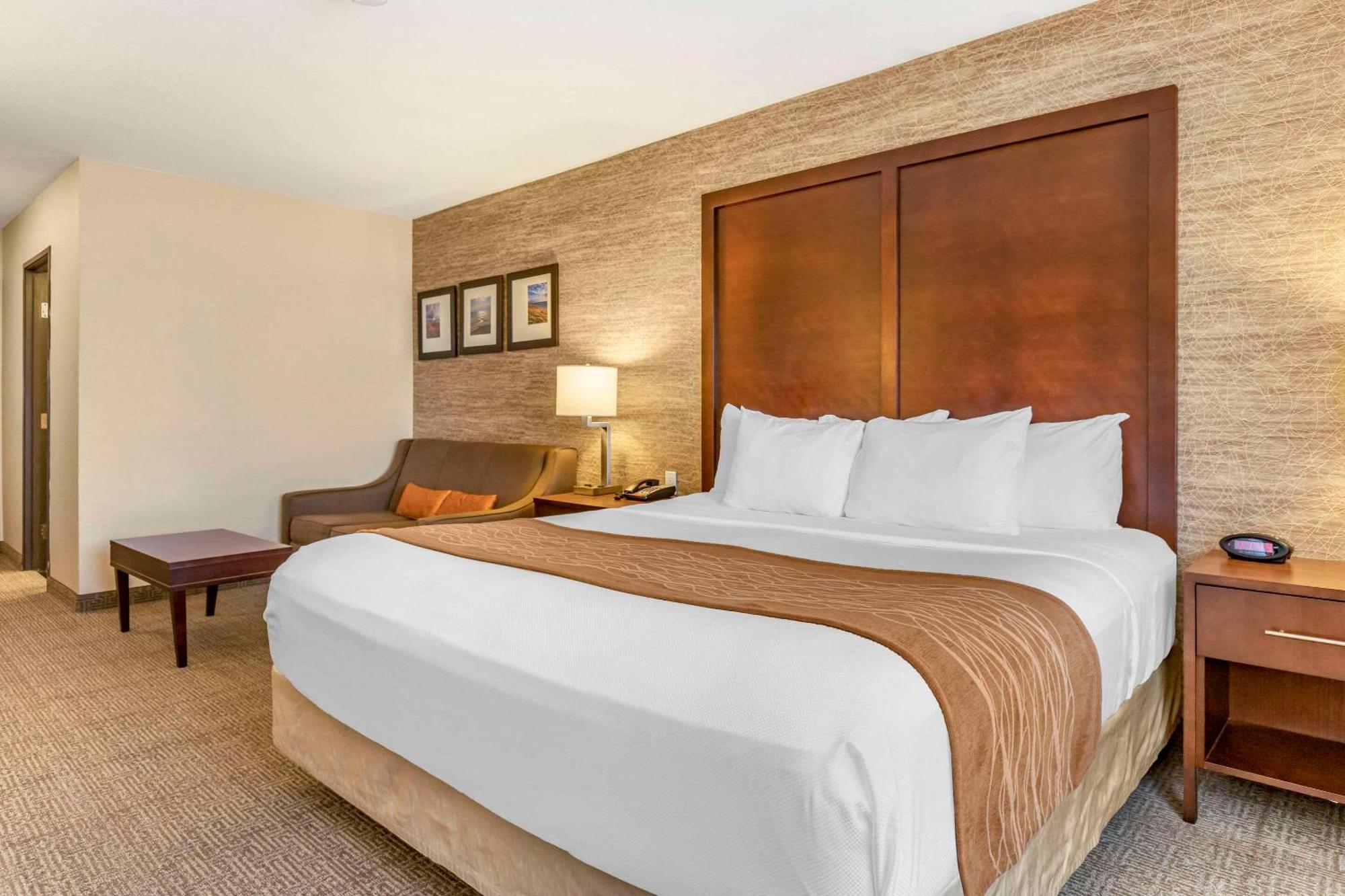 Comfort Inn Ludington Near Us-10 Екстериор снимка