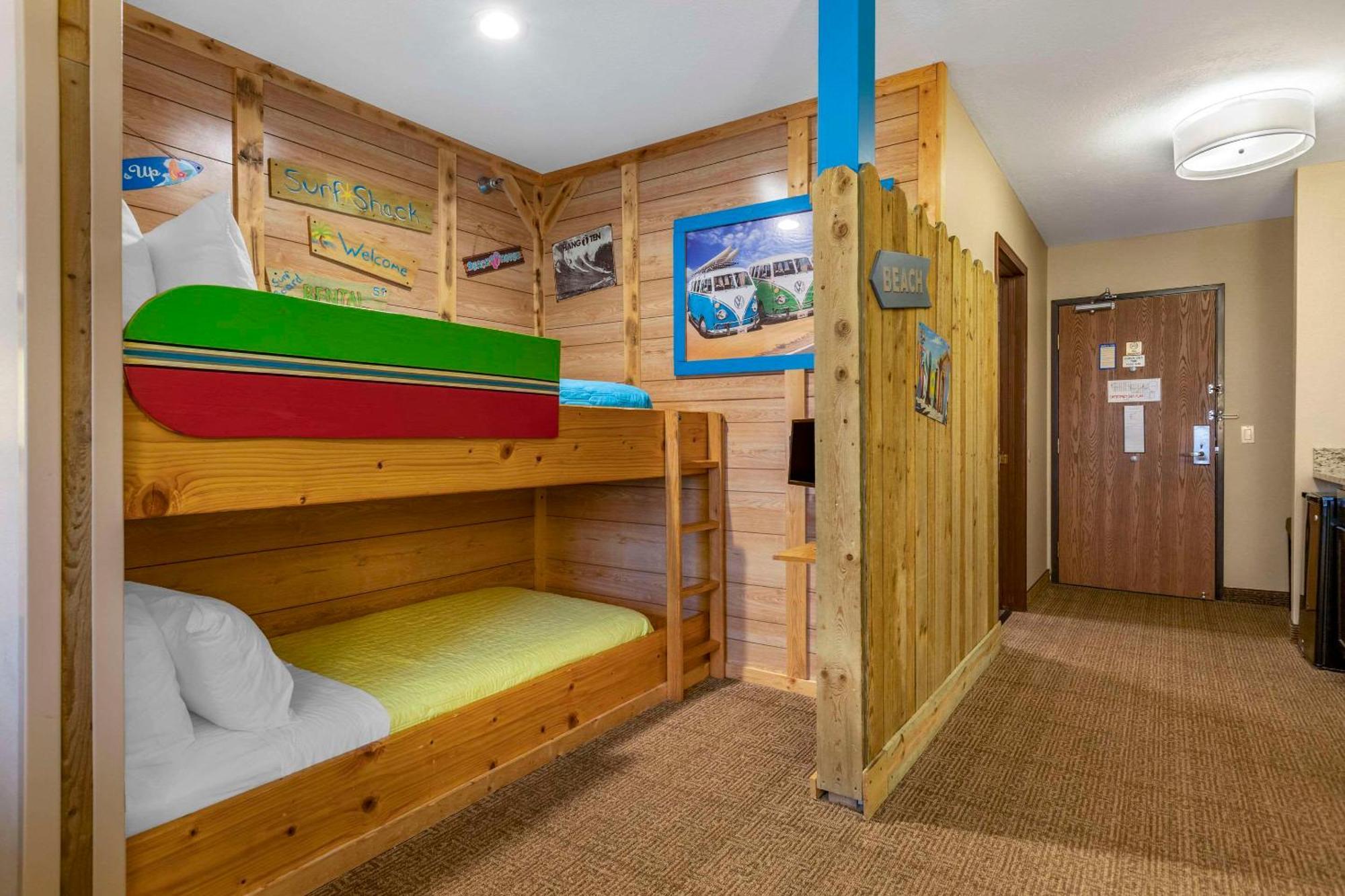Comfort Inn Ludington Near Us-10 Екстериор снимка